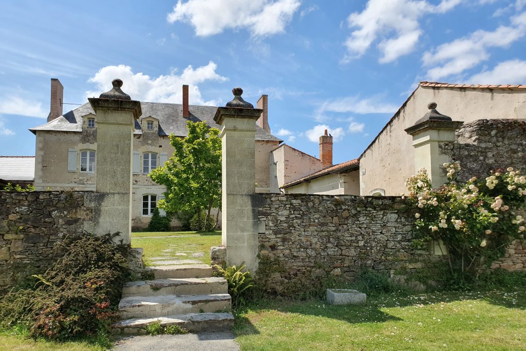 Saint-Philbert-de-Grand-Lieu : l’abbatiale fête ses 1200 ans ...